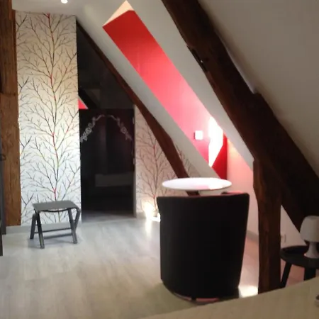 D'hote Du Houssay A 72320 Varennes (Yonne)