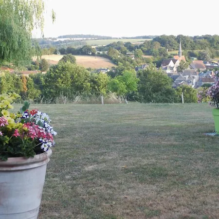 D'hote Du Houssay A 72320 3* Varennes (Yonne)